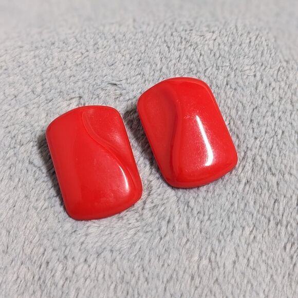 Vintage 80s Red Acrylic Rectangle Shaped Clip Earrings - Picture 2 of 6